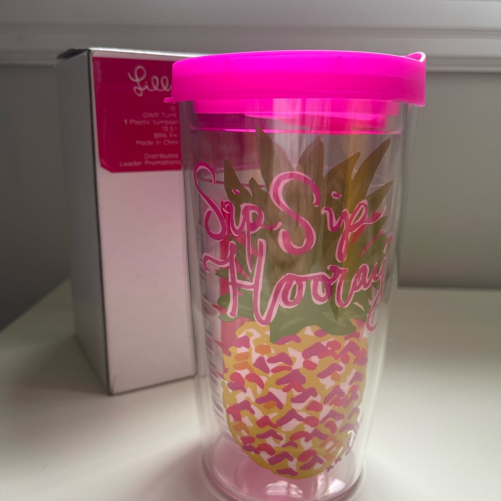 (NWT) Lilly Pulitzer Pink Pineapple Tumbler